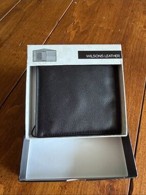 NWT $70 Leather wallet Wilson’s Leather Black in original packaging NEW